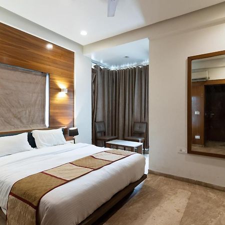 Hotel Kyra Airport Ahmedabad Exterior foto