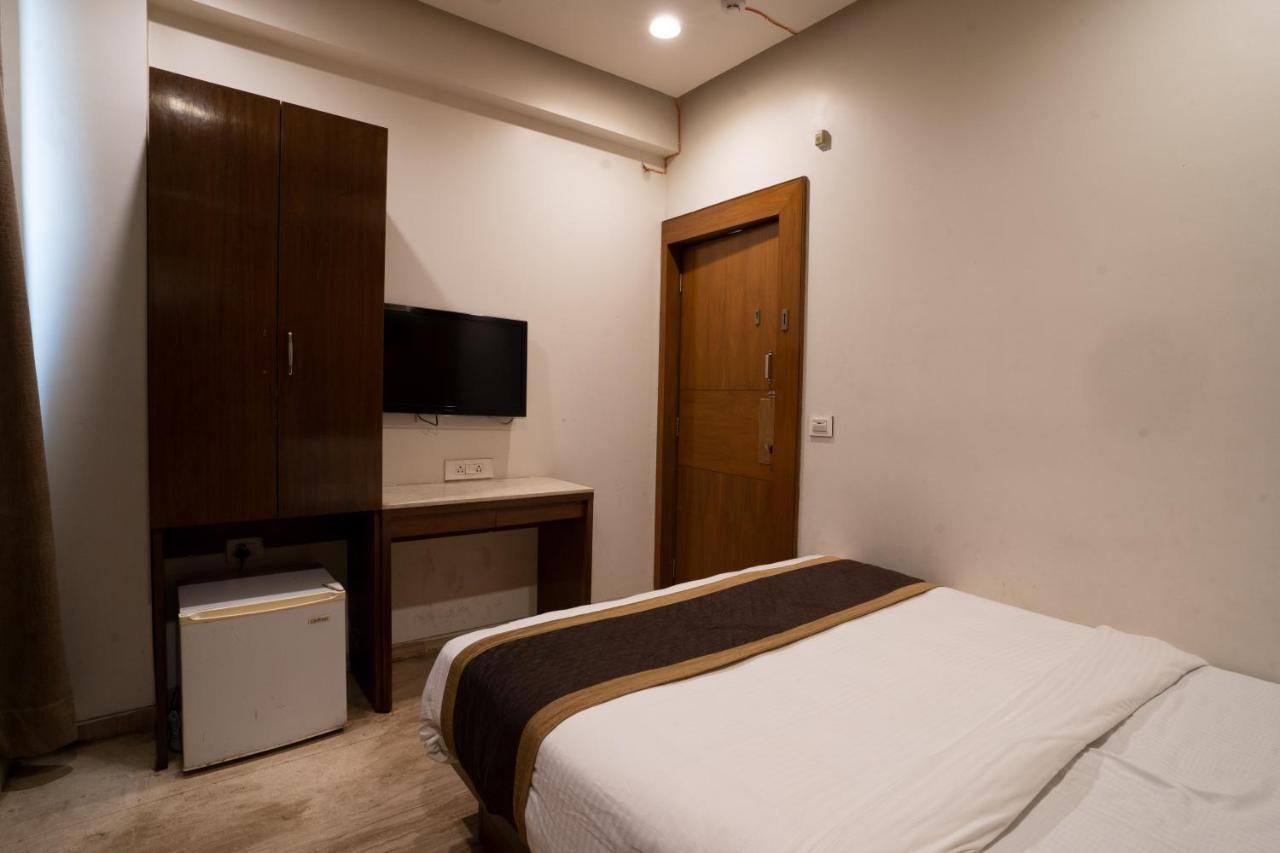 Hotel Kyra Airport Ahmedabad Exterior foto