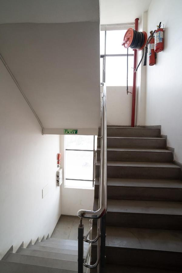 Hotel Kyra Airport Ahmedabad Exterior foto