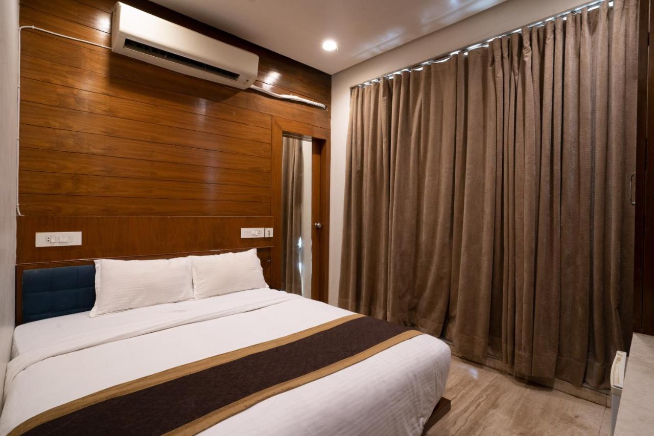 Hotel Kyra Airport Ahmedabad Exterior foto