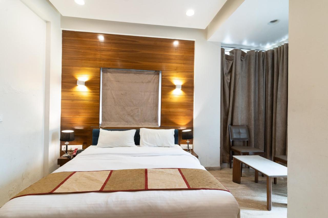 Hotel Kyra Airport Ahmedabad Exterior foto