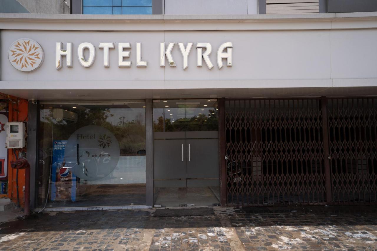 Hotel Kyra Airport Ahmedabad Exterior foto